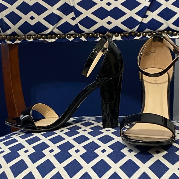 BAMBOO Shoes - Black patent single ankle strap chunky heel